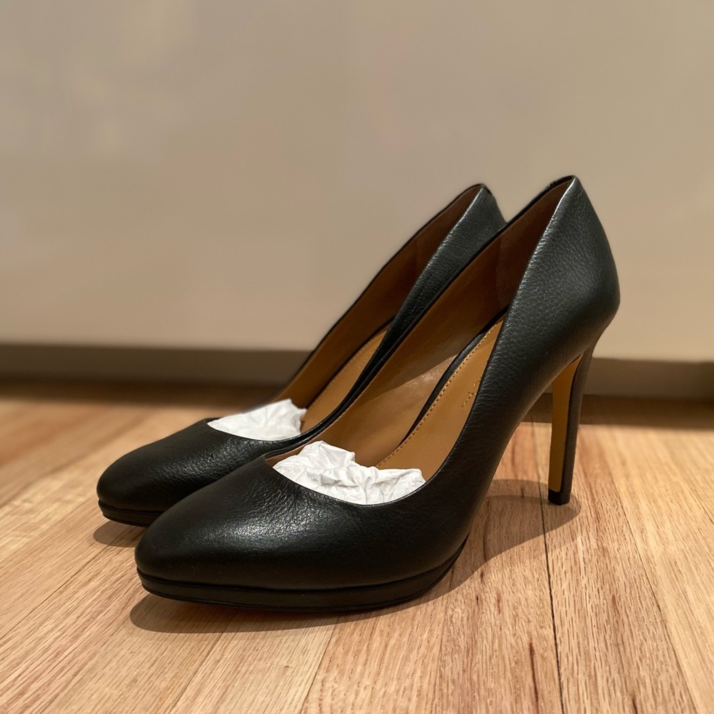 NEW Banana Republic Black Kelsey Pump
